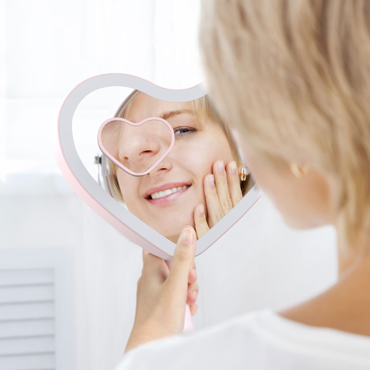 Фото 5 Зеркало с LED подсветкой для макияжа Сердце UFT Mirroir Heart Pink