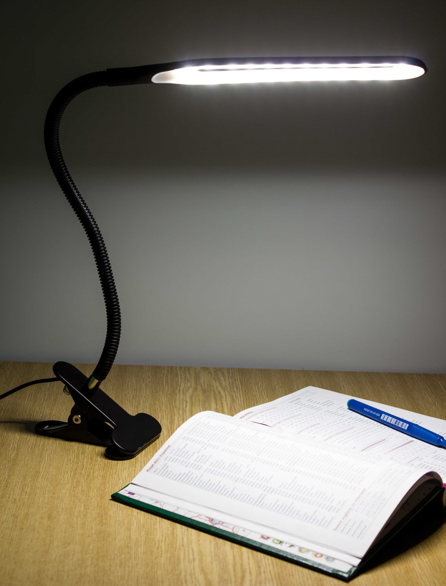Фото 2 Настольная LED лампа с гибкой ножкой и прищепкой UFT Lamp 1 Black